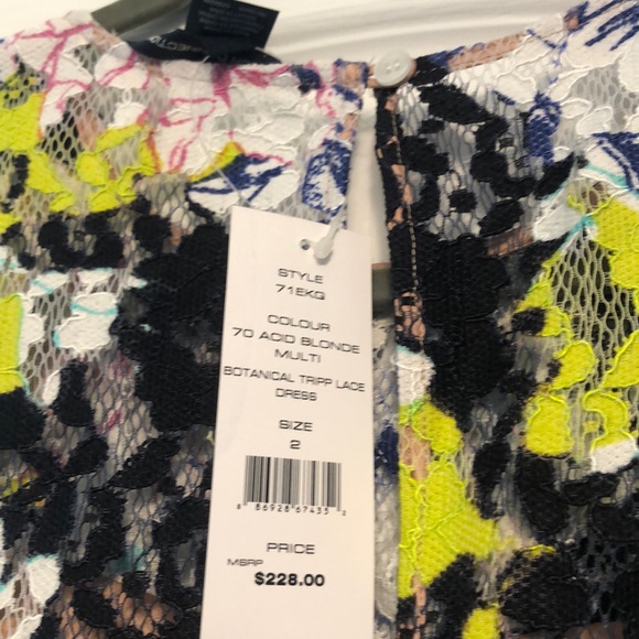 Dress - Picture 6 of 6